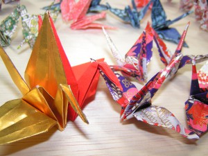 ホタルと連鶴の折り紙教室1 300x225 - 5月11日（土）ホタルと連鶴の折り紙教室